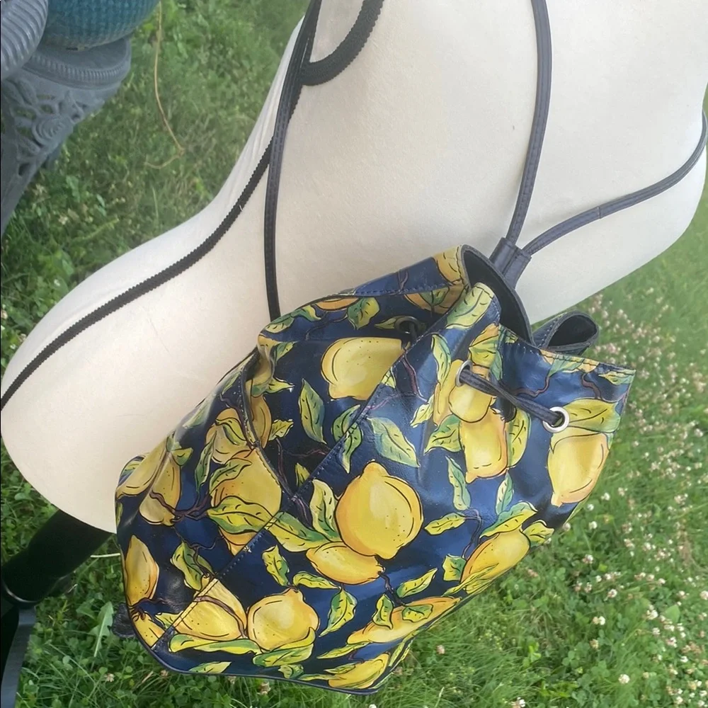 🍋🍋🍋💛💚Gorgeous patricia nash Lemon Print Drawstring Backpack navy blue . - Picture 5 of 14